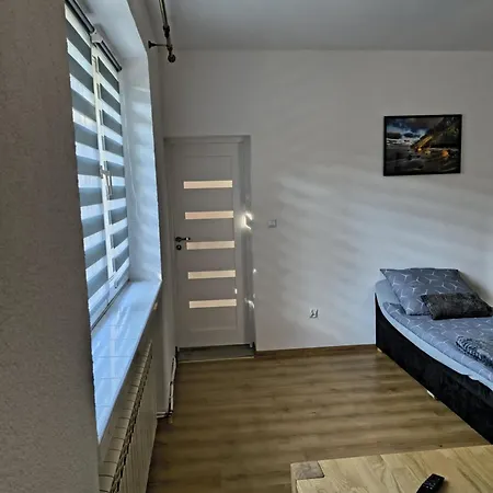Pod Orzechem Z 2 Pokojami Homestay
